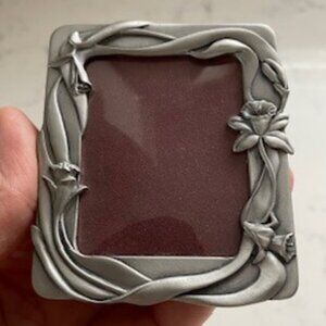 Seagull Canada Vintage @1988 Fine Pewter Mini Picture Frame w Floral Motif
